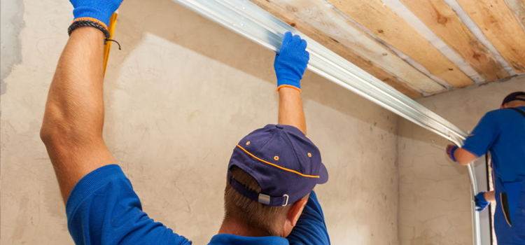 commercial overhead garage door repair in La Riviera